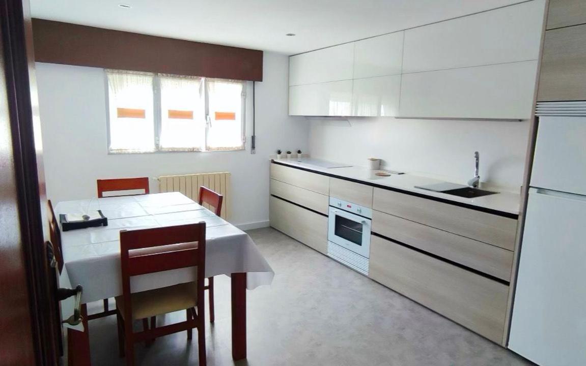 Acogedor Atico Cerca Del Mar By Bebalmy Apartamento O Grove Exterior foto